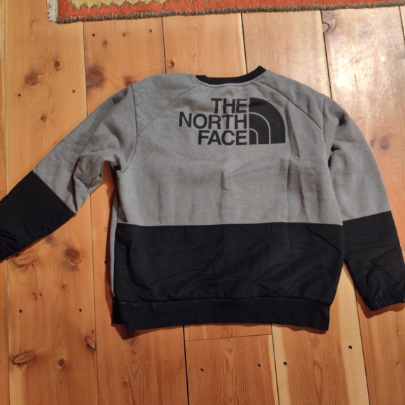 North Face Crewneck Sweatshirt - Picture 3 of 3
